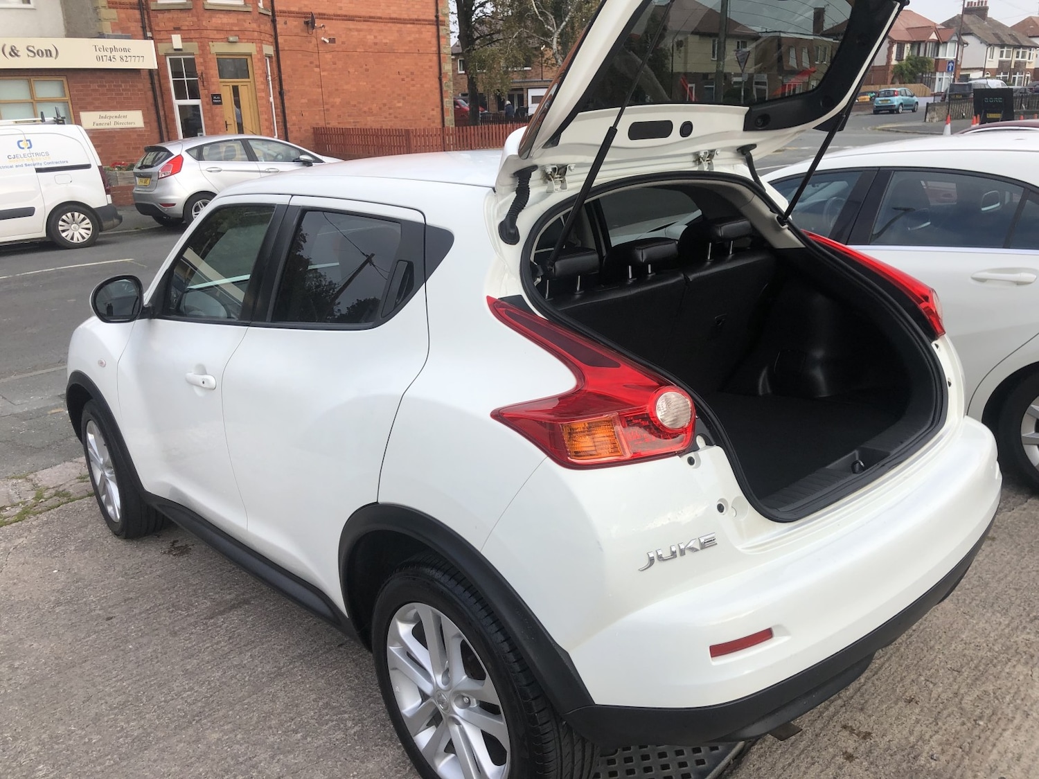 Used Nissan Juke 2011 for sale - 77694391: Photo 4