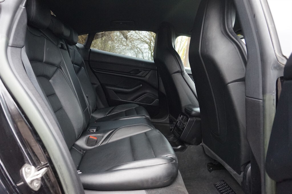 Used Porsche Taycan 2022 for sale - 77513899: Photo 14