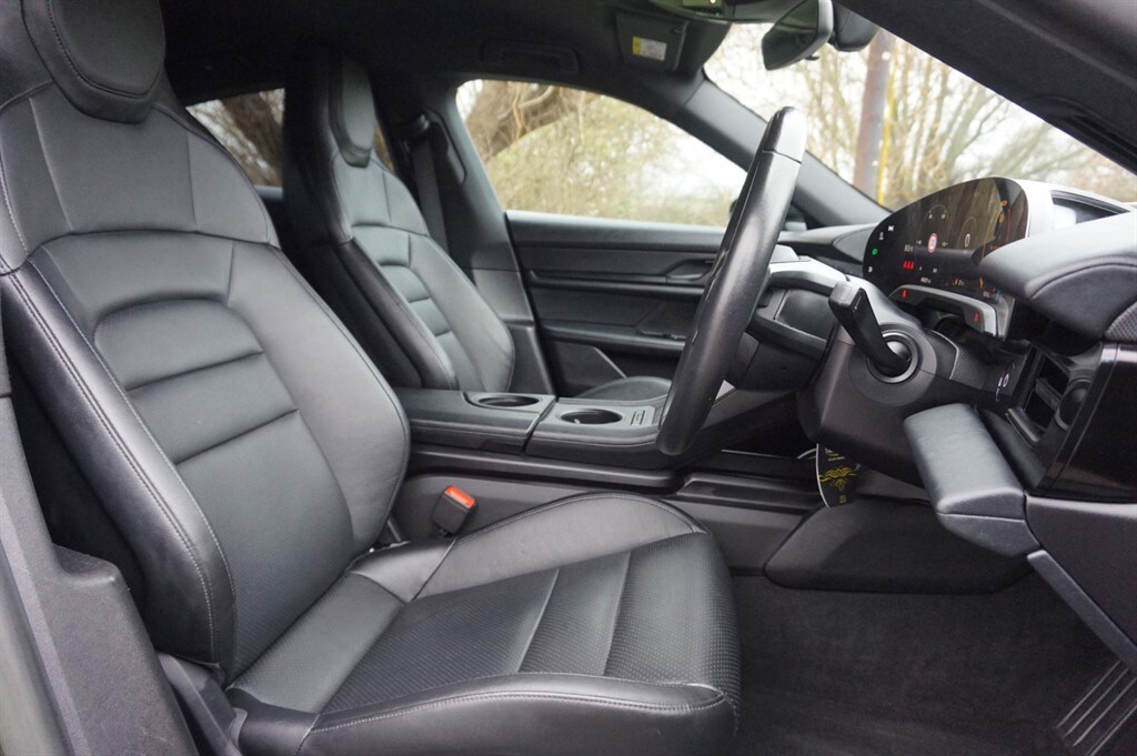 Used Porsche Taycan 2022 for sale - 77513899: Photo 16