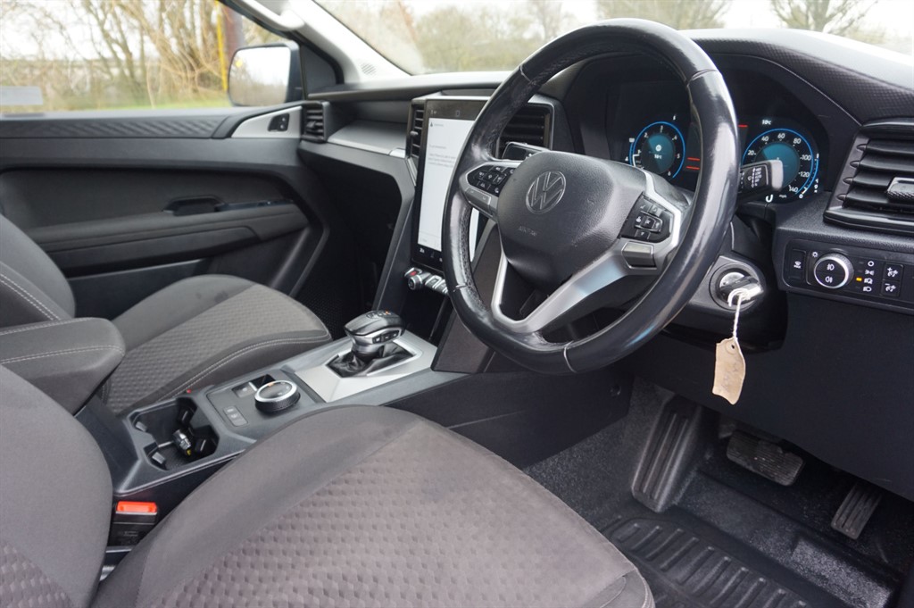 Used Volkswagen Amarok 2024 for sale - 77634839: Photo 5