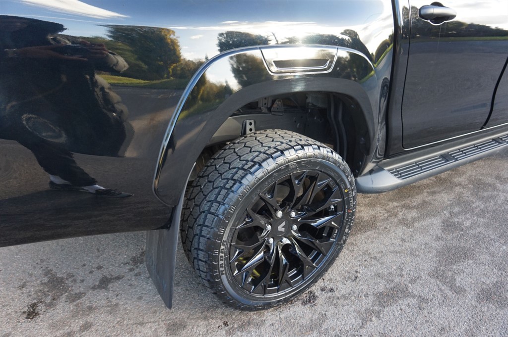 Used Toyota Hilux 2023 for sale - 76400918: Photo 18