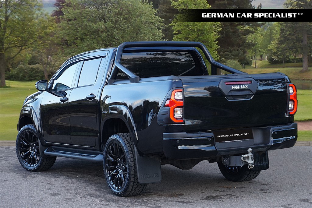 Used Toyota Hilux 2023 for sale - 76400918: Photo 2