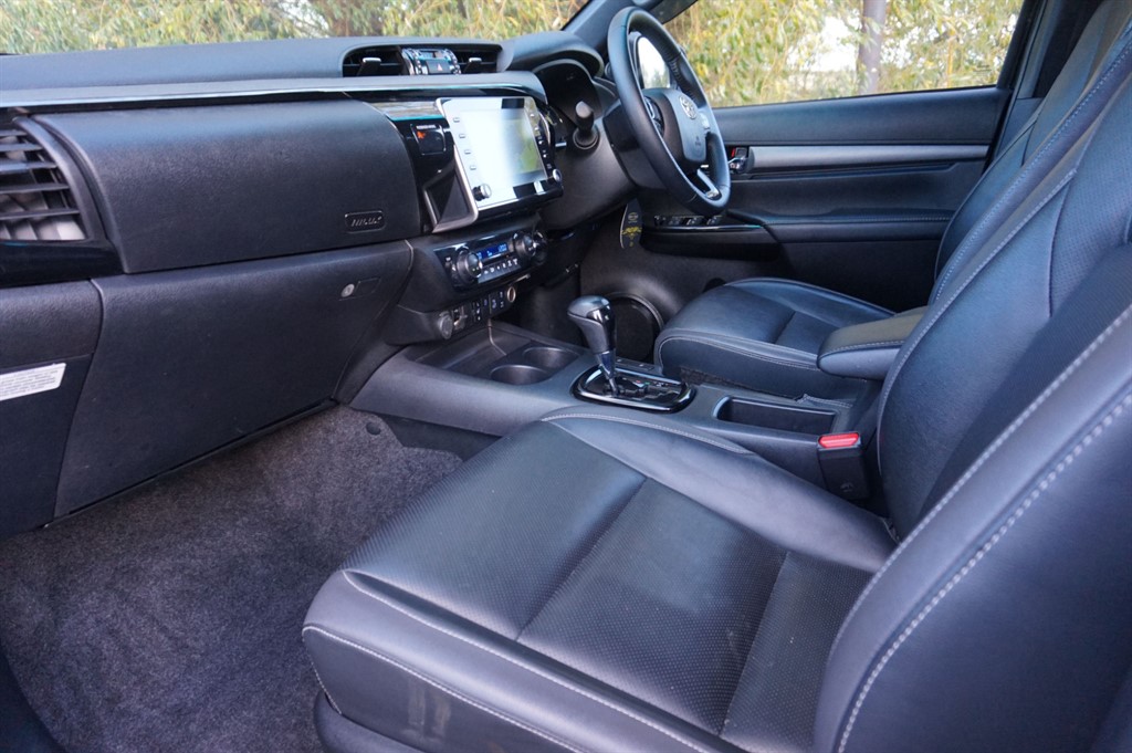 Used Toyota Hilux 2023 for sale - 76400918: Photo 25