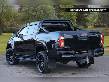 Used Toyota Hilux 2023 for sale - 76400918: Photo