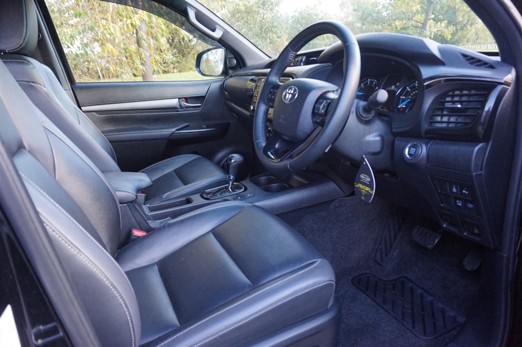 Used Toyota Hilux 2023 for sale - 76400918: Photo 5