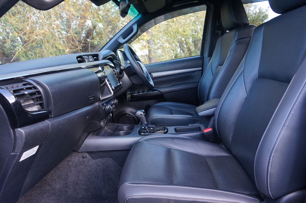 Used Toyota Hilux 2023 for sale - 76400918: Photo 6