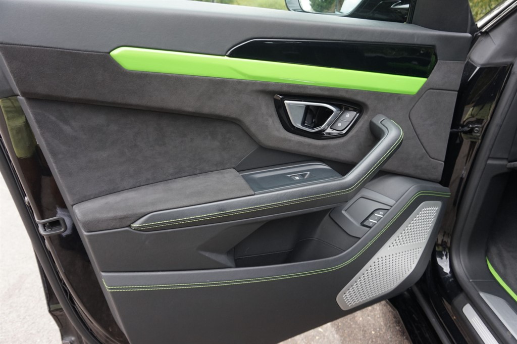 Used Lamborghini Urus 2018 for sale - 76704670: Photo 43