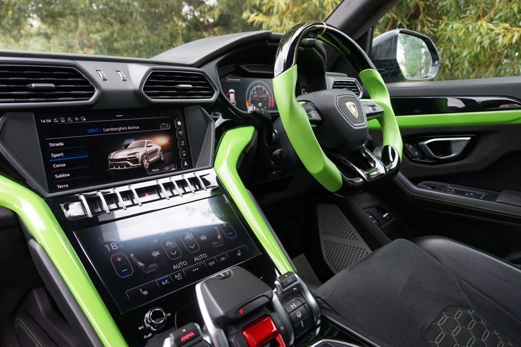 Used Lamborghini Urus 2018 for sale - 76704670: Photo 48