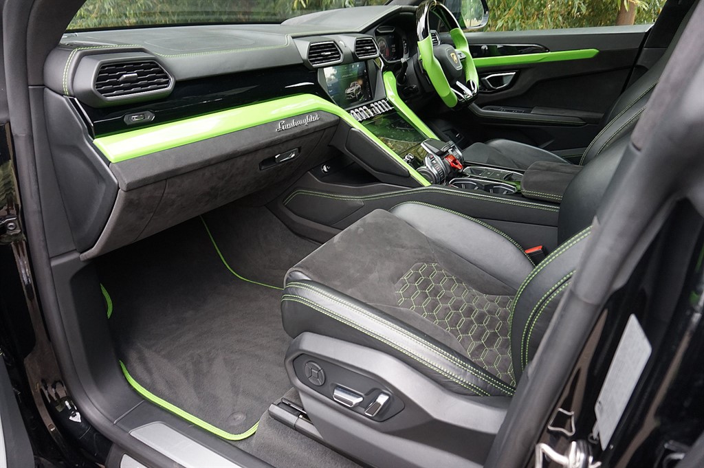 Used Lamborghini Urus 2018 for sale - 76704670: Photo 6