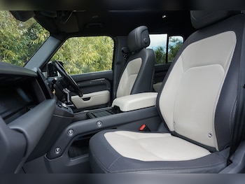 Used Land Rover Defender 2023 for sale - 79442877: Photo