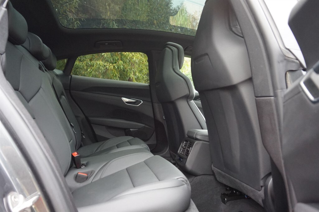 Used Audi e-tron GT 2022 for sale - 76015337: Photo 23