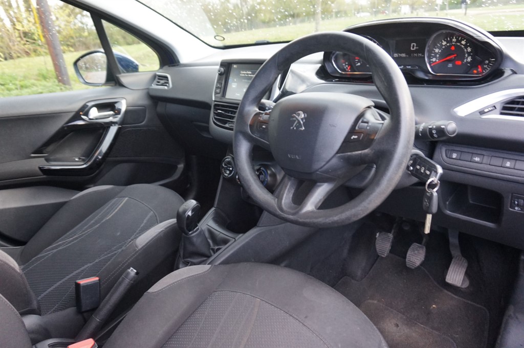 Used Peugeot 208 2015 for sale - 78133730: Photo 6
