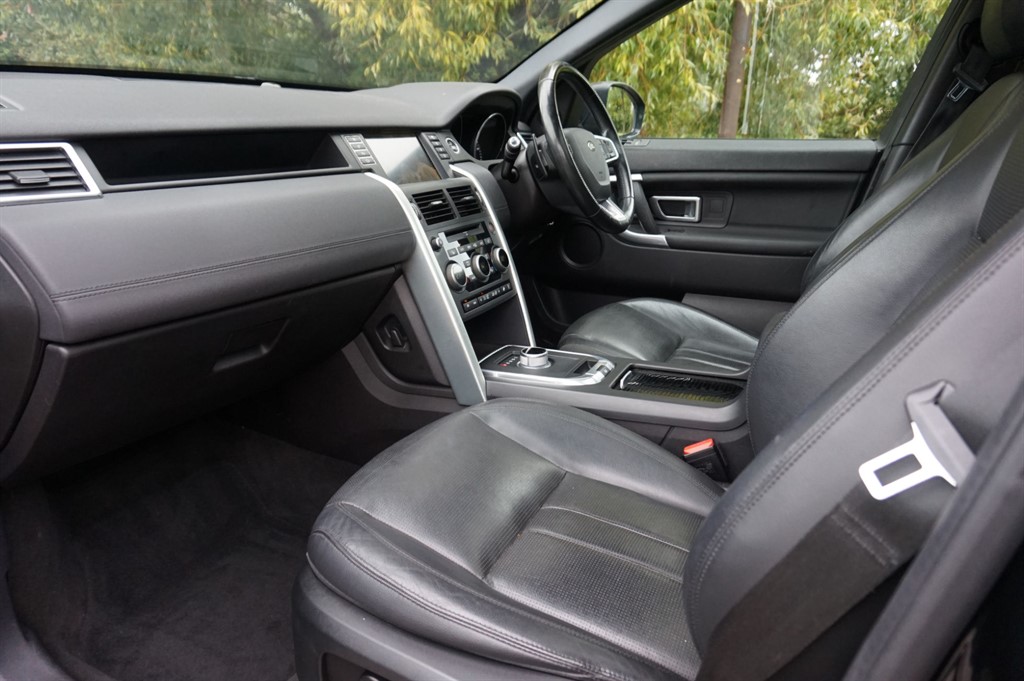 Used Land Rover Discovery Sport 2016 for sale - 76074642: Photo 6
