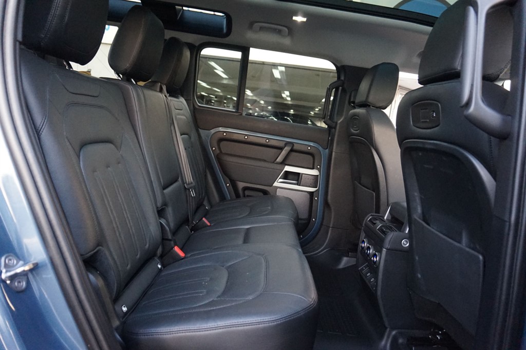 Used Land Rover Defender 2021 for sale - 76532351: Photo 17