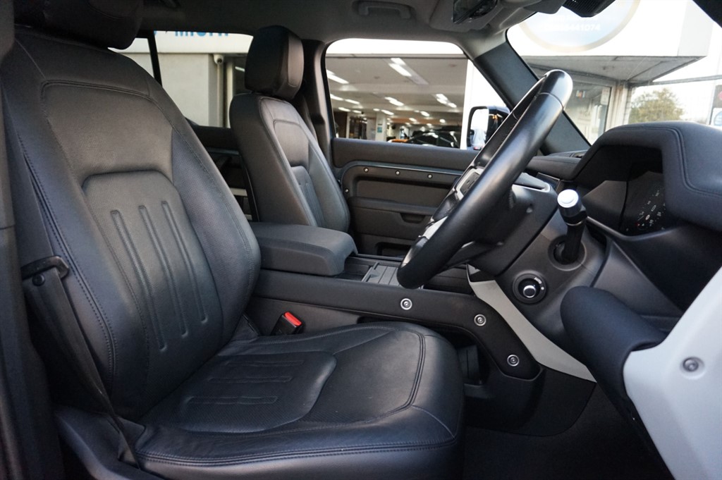 Used Land Rover Defender 2021 for sale - 76532351: Photo 6