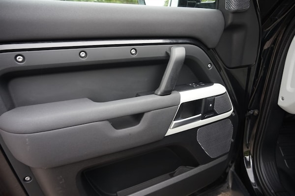 Used Land Rover Defender 2021 for sale - 75569947: Photo 15