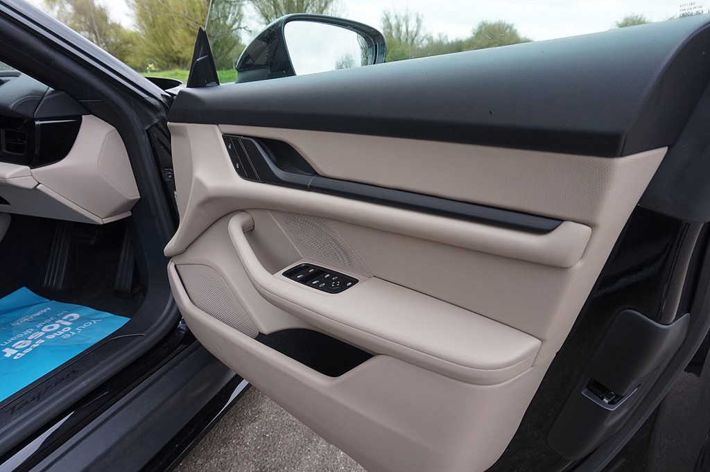 Used Porsche Taycan 2022 for sale - 78063706: Photo 16