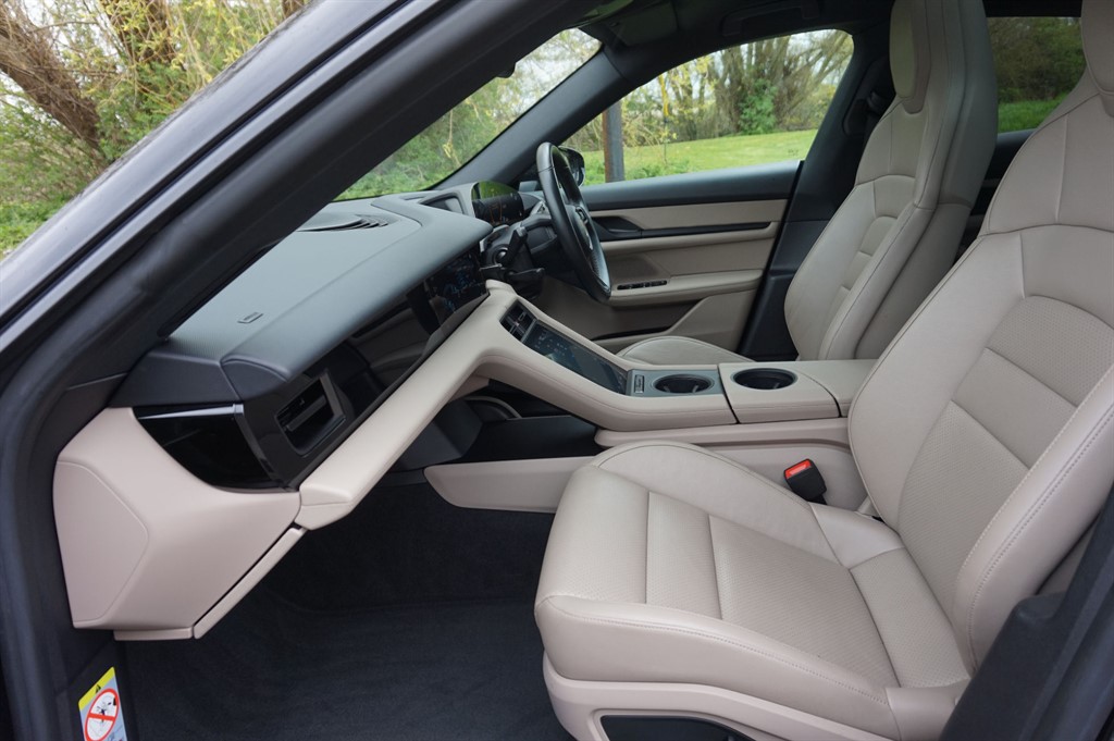 Used Porsche Taycan 2022 for sale - 78063706: Photo 6