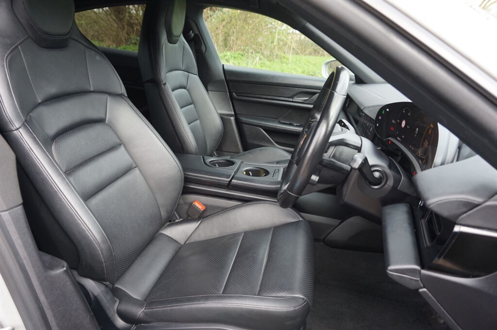 Used Porsche Taycan 2021 for sale - 77855995: Photo 19