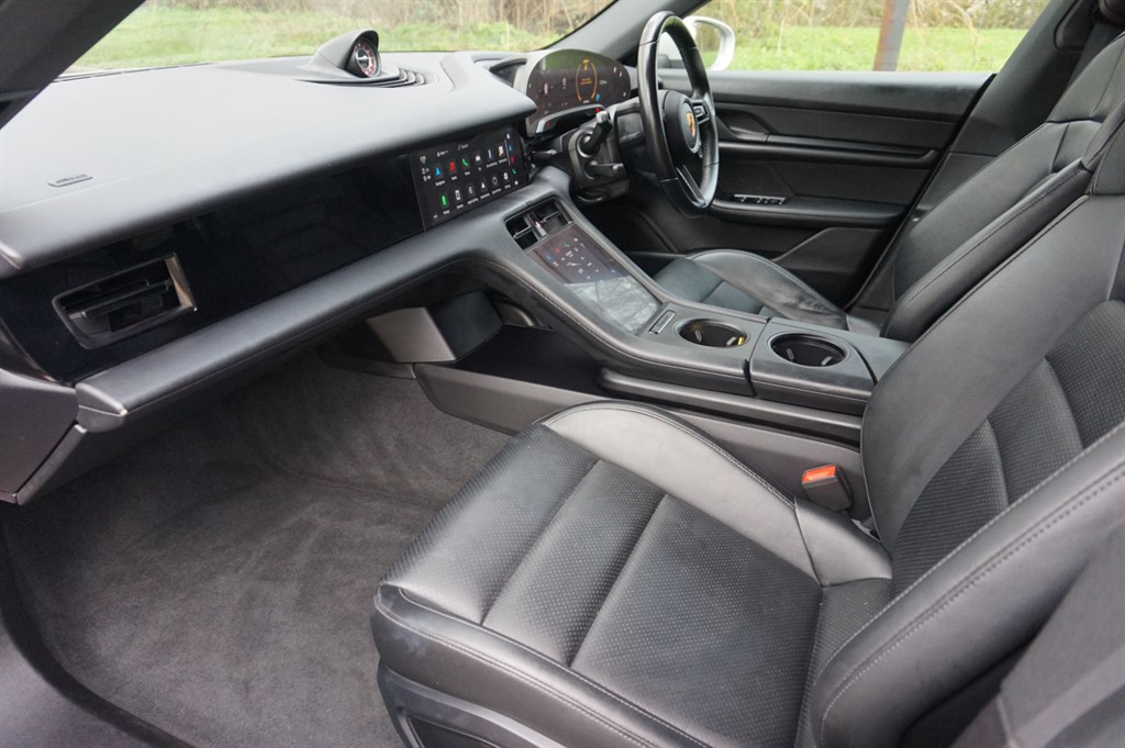 Used Porsche Taycan 2021 for sale - 77855995: Photo 5