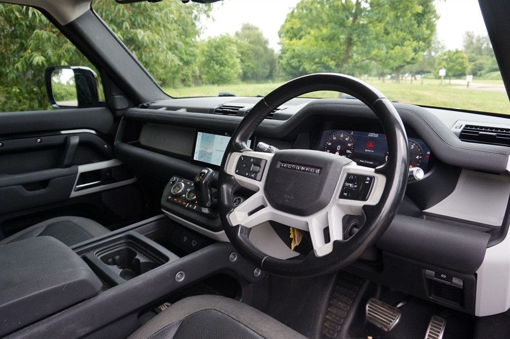 Used Land Rover Defender 2021 for sale - 76856617: Photo 23
