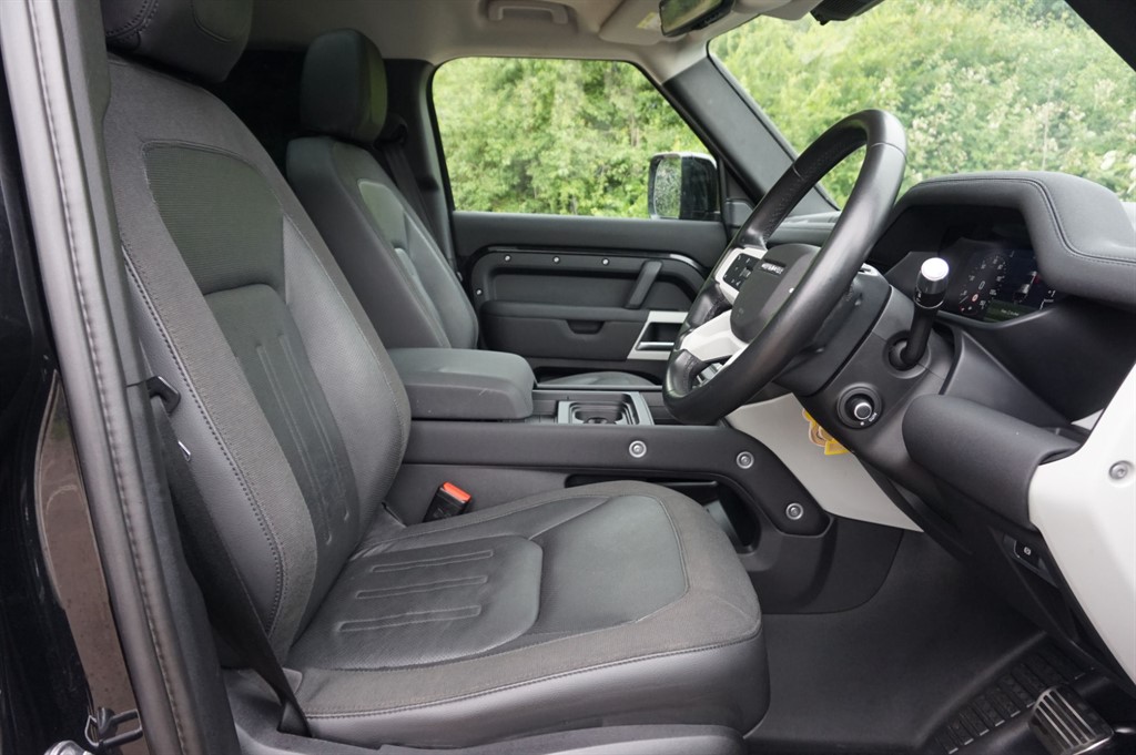Used Land Rover Defender 2021 for sale - 76856617: Photo 24