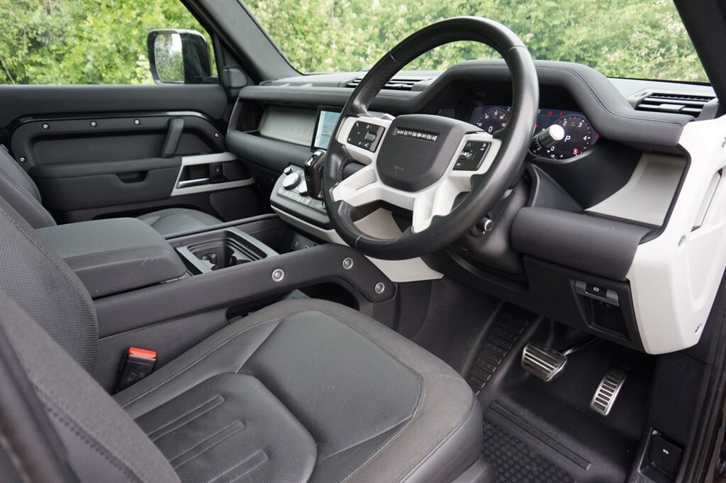Used Land Rover Defender 2021 for sale - 76856617: Photo 26