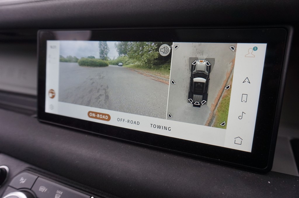 Used Land Rover Defender 2021 for sale - 76856617: Photo 31