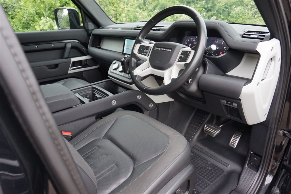 Used Land Rover Defender 2021 for sale - 76856617: Photo 5