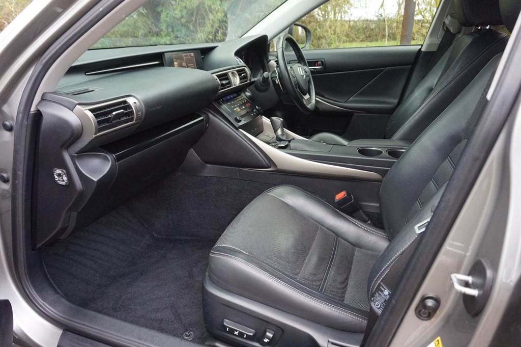 Used Lexus IS 2014 for sale - 76717649: Photo 6