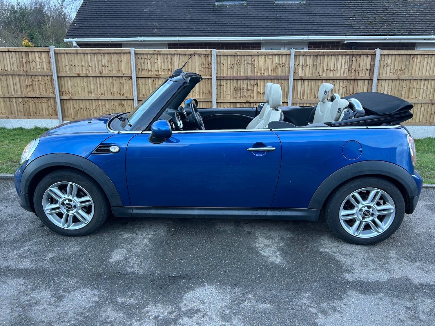 Used MINI Convertible 2012 for sale - 77262889: Photo 12