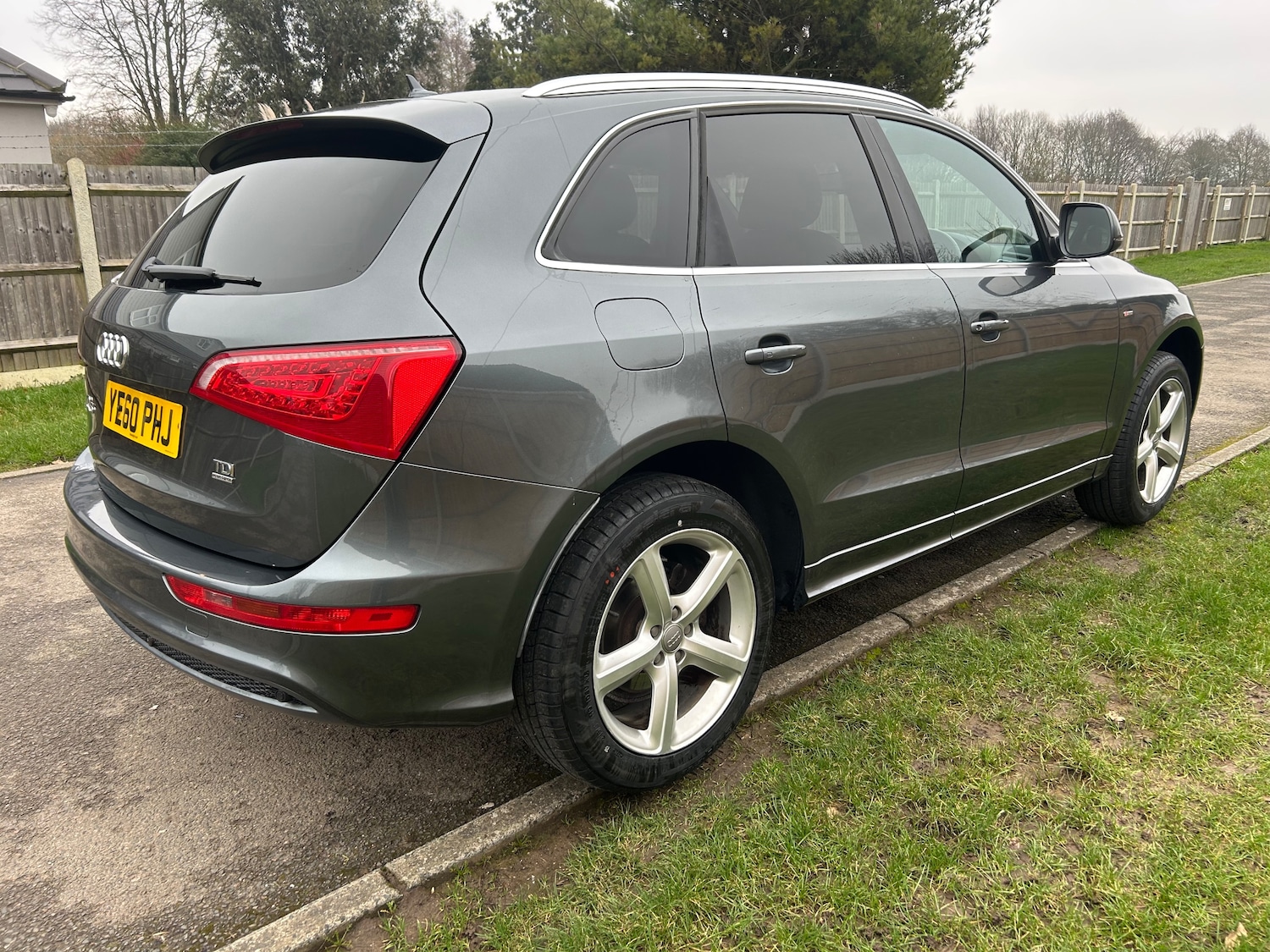 Used Audi Q5 2010 for sale - 77493813: Photo 3