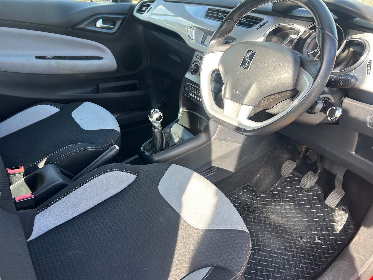 Used DS Automobiles DS 3 2015 for sale - 77347023: Photo 11