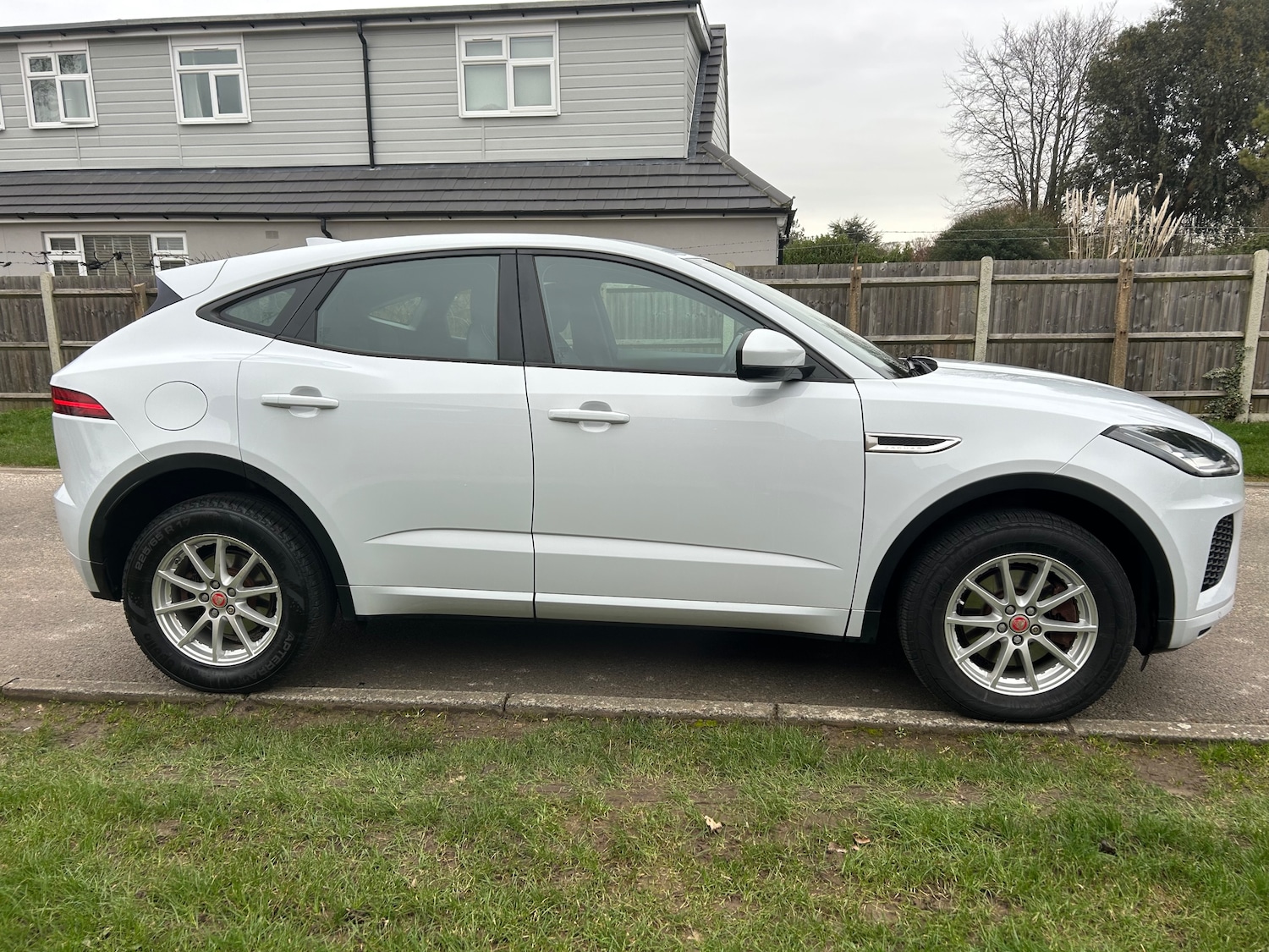 Used Jaguar E-Pace 2018 for sale - 77593278: Photo 2