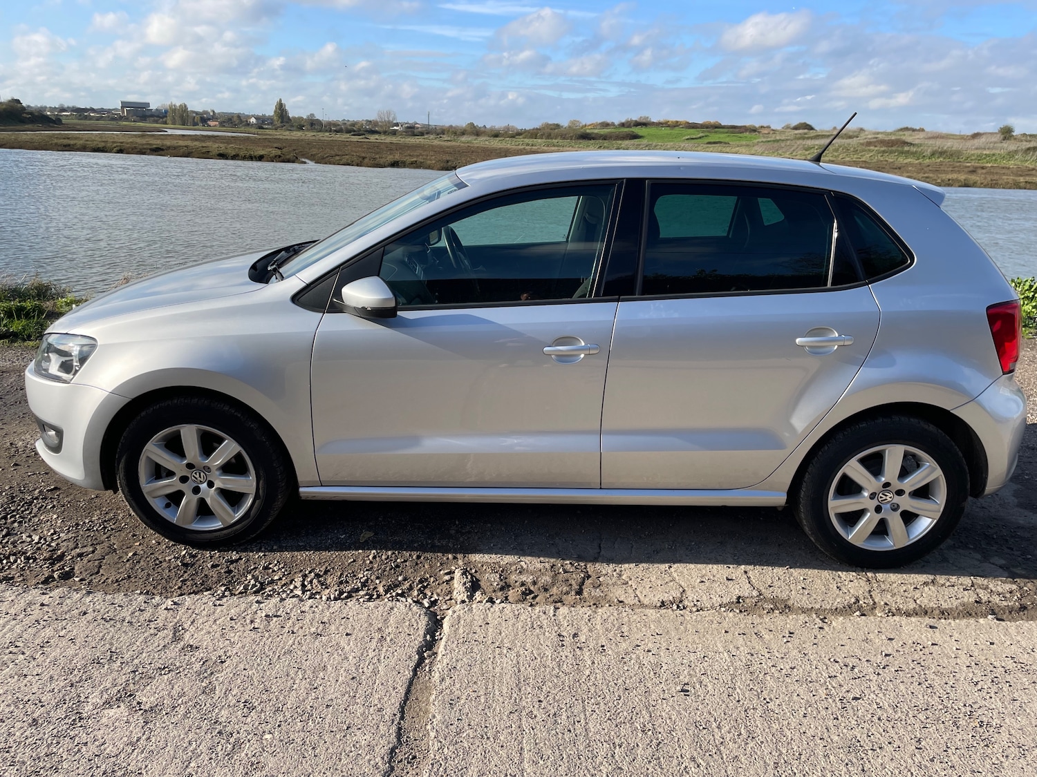 Used Volkswagen Polo 2012 for sale - 77136214: Photo 2
