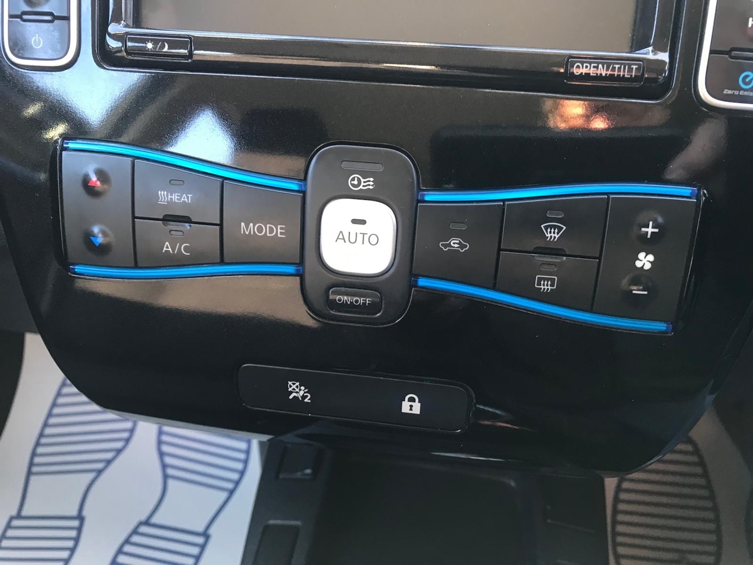 Used Nissan Leaf 2017 for sale - 76754762: Photo 40