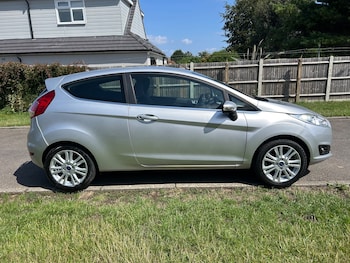 Used Ford Fiesta 2014 for sale - 76501200: Photo