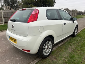 Used Fiat Punto 2015 for sale - 77593283: Photo