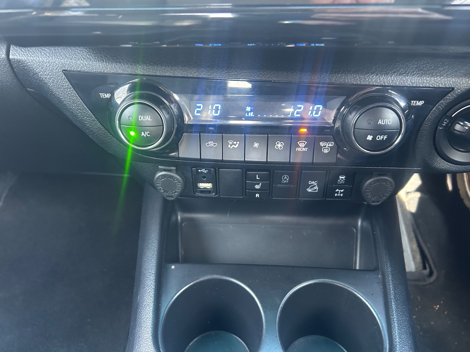 Used Toyota Hilux 2023 for sale - 77726436: Photo 18