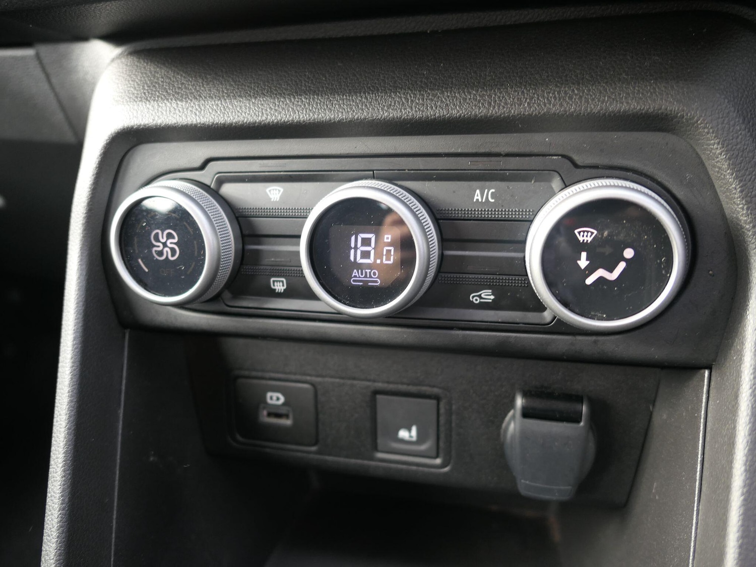 Used Dacia Sandero 2024 for sale - 76422687: Photo 17