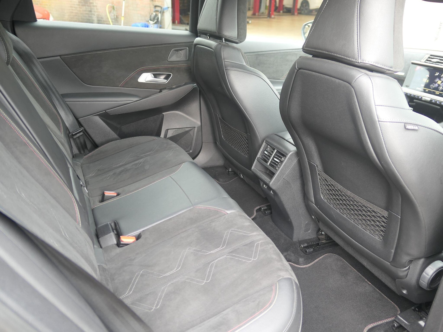 Used DS Automobiles DS 7 Crossback 2018 for sale - 76151952: Photo 13