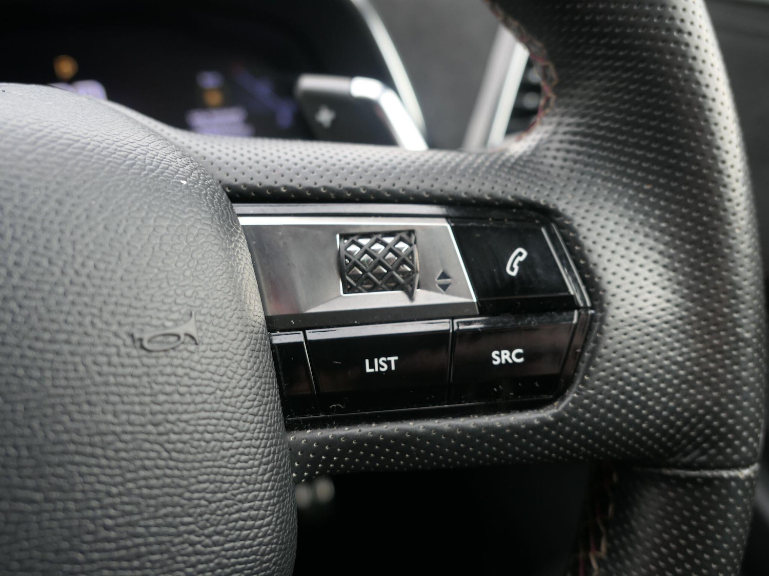 Used DS Automobiles DS 7 Crossback 2018 for sale - 76151952: Photo 17
