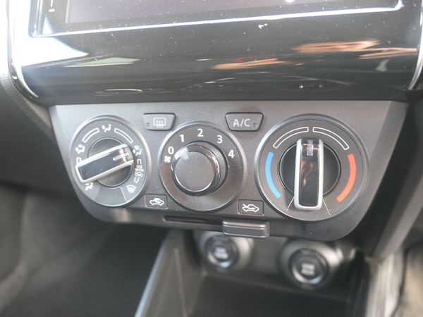 Used Suzuki Swift 2023 for sale - 76307187: Photo 10