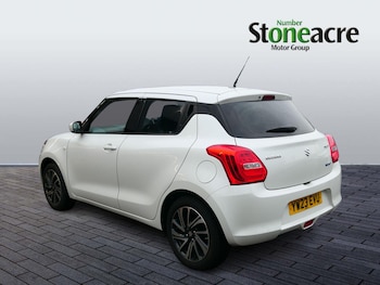 Used Suzuki Swift 2023 for sale - 77550206: Photo