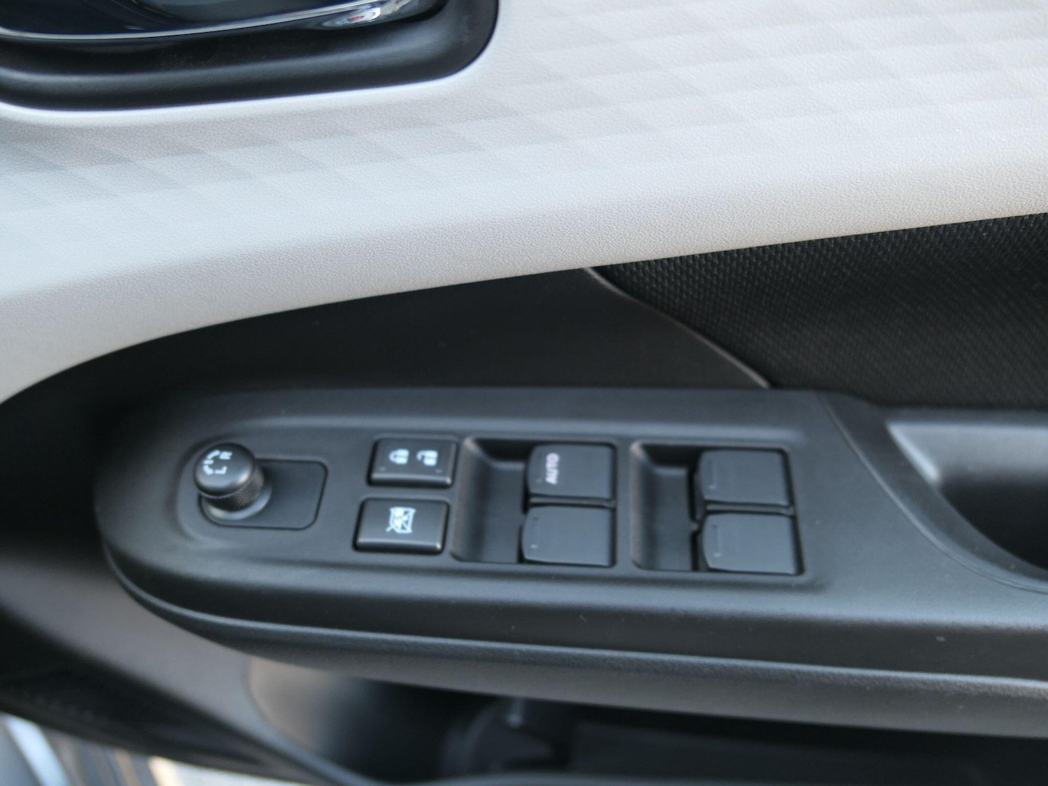 Used Suzuki Swift 2024 for sale - 77738022: Photo 11