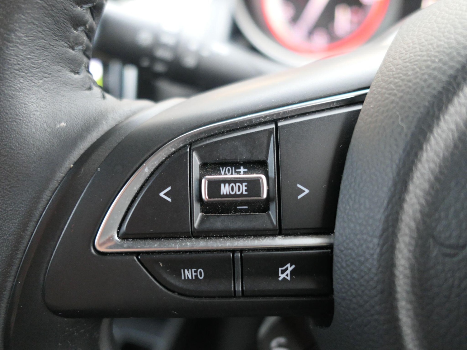 Used Suzuki Swift 2023 for sale - 77737855: Photo 12