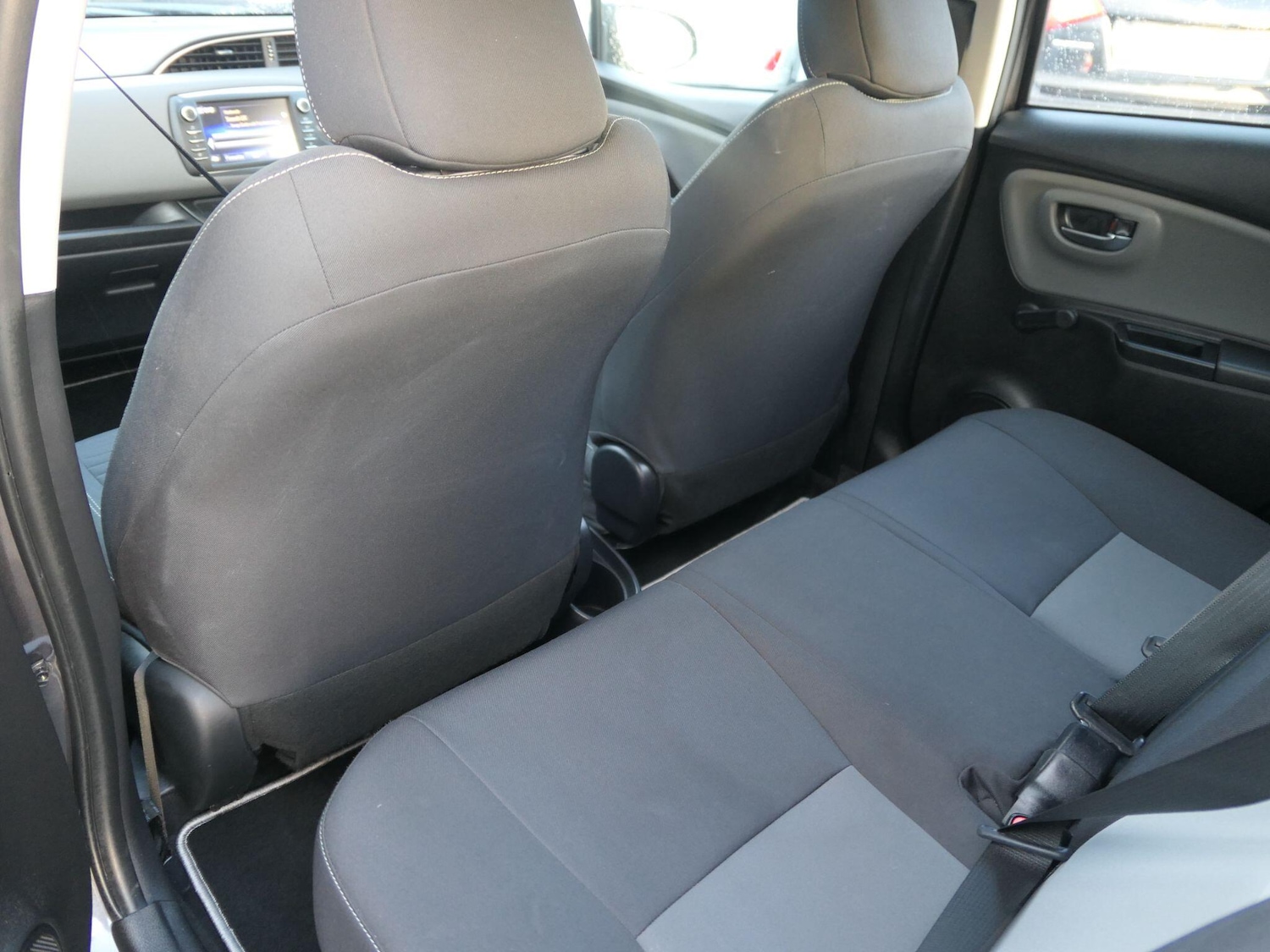 Used Toyota Yaris 2017 for sale - 76727829: Photo 11