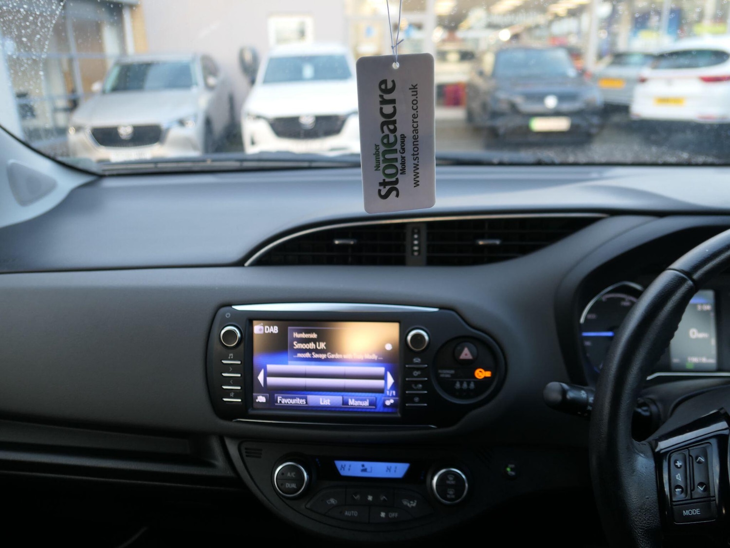 Used Toyota Yaris 2017 for sale - 76727829: Photo 15