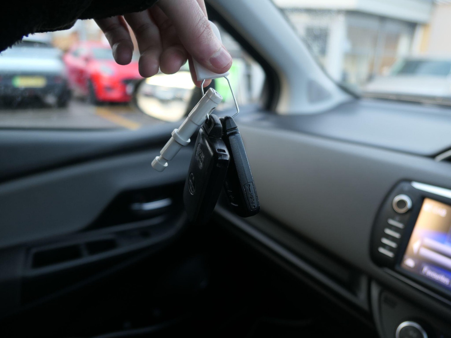 Used Toyota Yaris 2017 for sale - 76727829: Photo 21