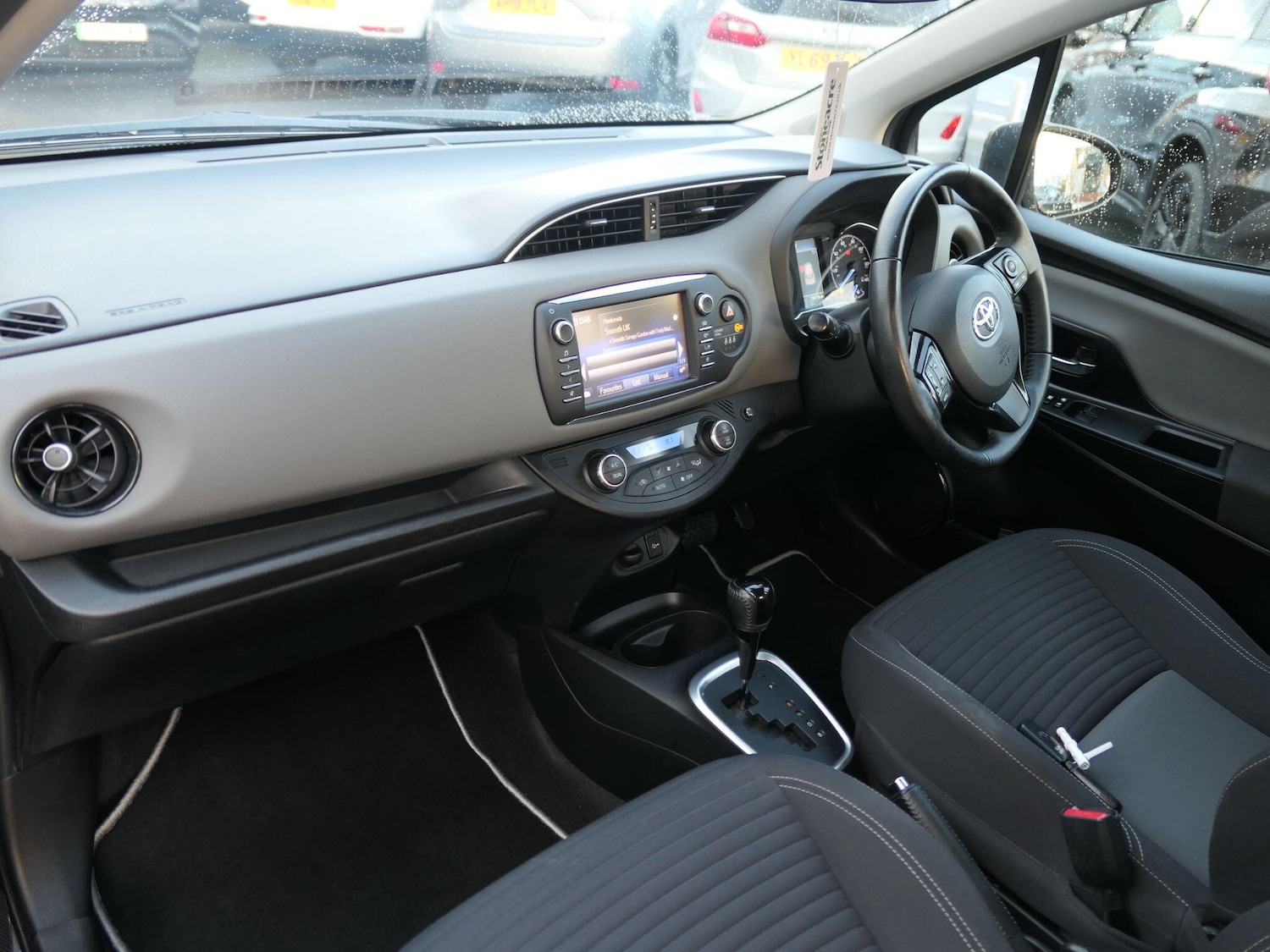 Used Toyota Yaris 2017 for sale - 76727829: Photo 7